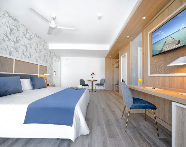 Premium Room Broncemar Beach Suites Hotel. Official website